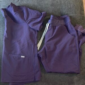 FIGS Purple Shadow Scrub set